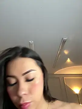 Snapshot of Miss_blue69 chatting on October 28, 1:42 am Miss blue69 online show from October 28, 1:42 am