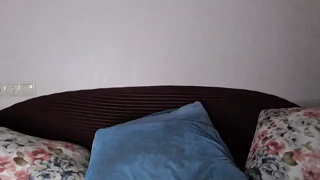 Snapshot of vitalina_freedom chatting on November 30, 2:21 pm vitalina freedom online show from November 30, 2:21 pm