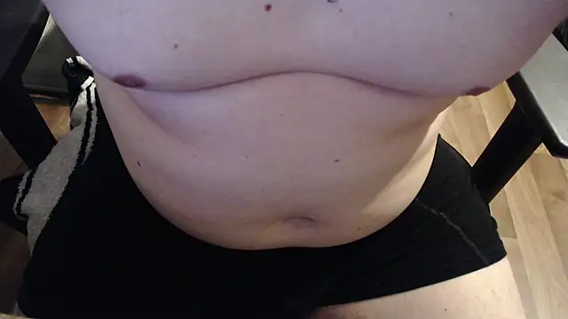 Snapshot of sweetsmile93 chatting on January 6, 4:55 pm sweetsmile93 online show from January 6, 4:55 pm