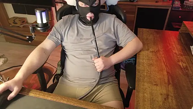 Snapshot of sweetsmile93 chatting on December 16, 3:28 pm sweetsmile93 online show from December 16, 3:28 pm