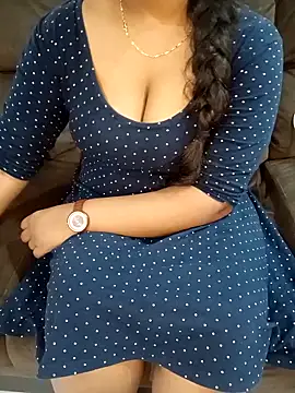 Snapshot of Mounika25 chatting on March 15, 9:38 pm Mounika25 online show from March 15, 9:38 pm