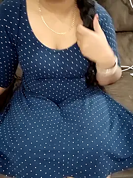Snapshot of Mounika25 chatting on October 19, 9:54 am Mounika25 online show from October 19, 9:54 am