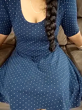 Snapshot of Mounika25 chatting on October 24, 8:00 am Mounika25 online show from October 24, 8:00 am