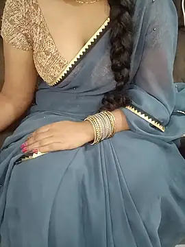 Snapshot of Mounika25 chatting on October 25, 9:06 am Mounika25 online show from October 25, 9:06 am