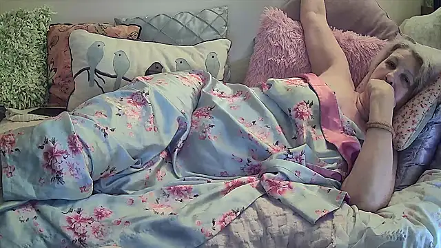 MaggieMoonxxx online show from December 29, 5:21 am