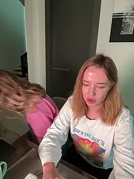 Nura n Sarah online show from December 14, 8:13 am