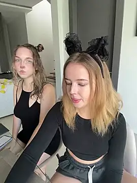 Nura n Sarah online show from December 19, 5:18 am