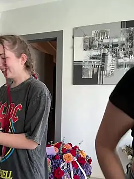 Nura n Sarah online show from January 18, 6:13 am