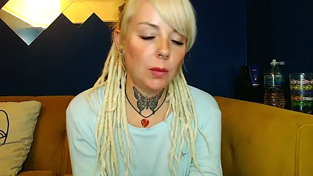 pixiedreadx online show from October 20, 10:54 pm