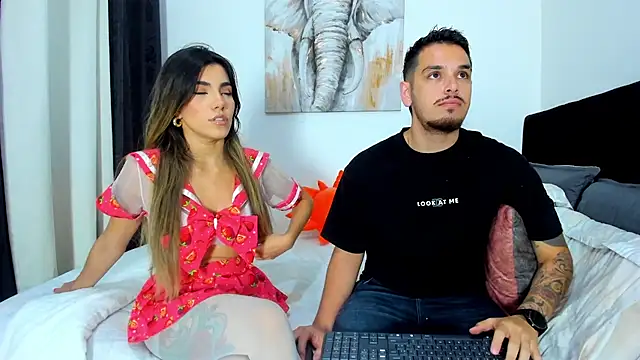 Snapshot of Rose_dom chatting on December 18, 12:43 am Rose dom online show from December 18, 12:43 am