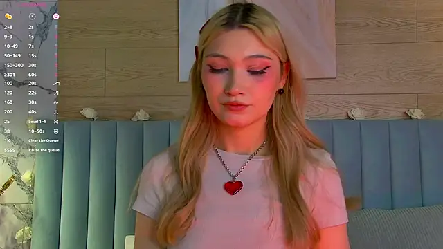 CarolReeves online show from February 10, 9:04 am