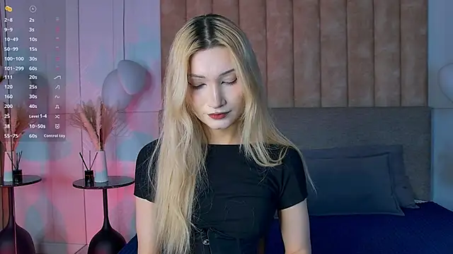 CarolReeves online show from November 18, 6:18 am