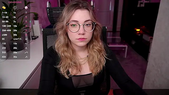 RemyCute online show from October 18, 1:45 pm