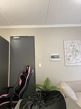 Neelo-Smith online show from March 15, 5:52 am