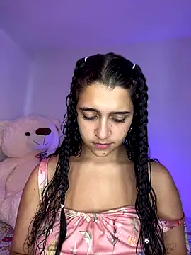 Snapshot of Alicia_Ruiz chatting on November 6, 6:09 pm Alicia Ruiz online show from November 6, 6:09 pm