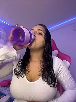 Alicia Ruiz online show from February 19, 6:04 pm