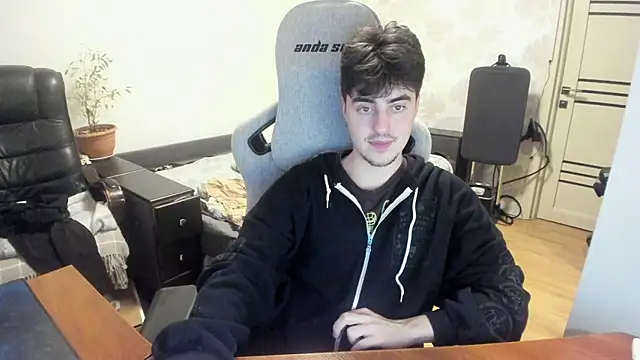 Knuckles17 online show from November 28, 1:08 am