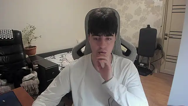 Knuckles17 online show from December 14, 6:08 am