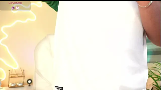 Snapshot of MatiasKorn chatting on October 2, 6:53 am MatiasKorn online show from October 2, 6:53 am