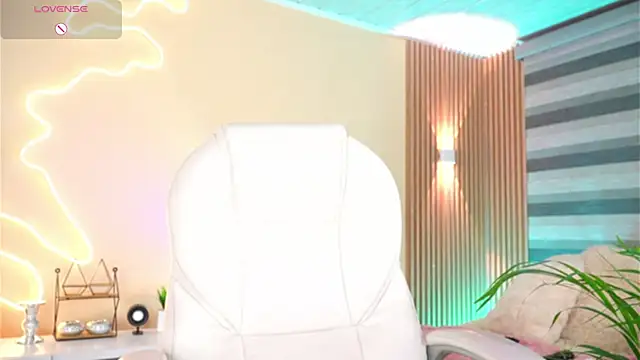 Snapshot of MatiasKorn chatting on October 6, 6:33 am MatiasKorn online show from October 6, 6:33 am