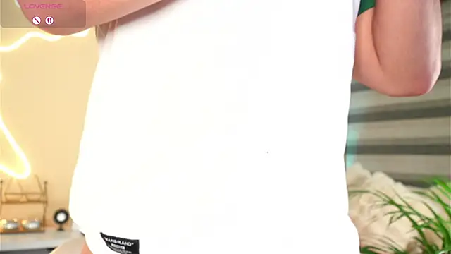 Snapshot of MatiasKorn chatting on November 6, 5:52 am MatiasKorn online show from November 6, 5:52 am