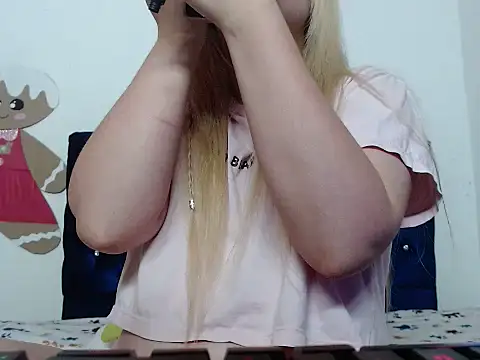 69liamilk69 online show from October 18, 4:26 am