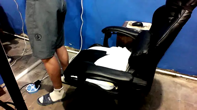 ElmaCannon online show from February 3, 7:29 am