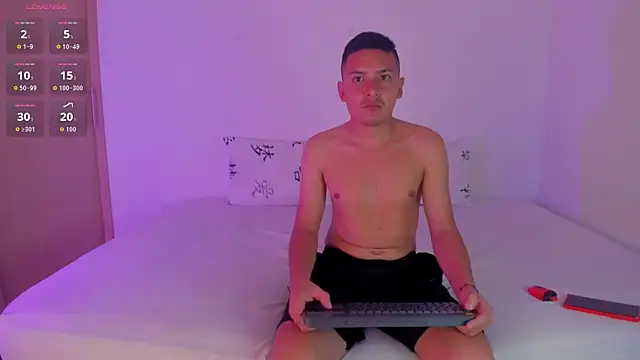 Lindsay and Dariksoon online show from November 5, 3:28 am