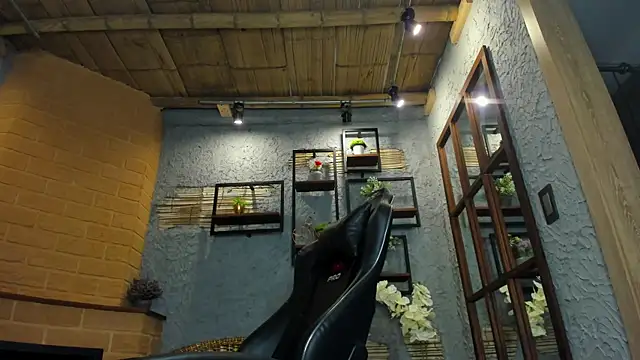 alexgiraldo  online show from January 12, 6:05 pm