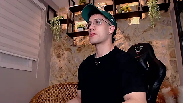 alexgiraldo  online show from January 15, 11:21 am