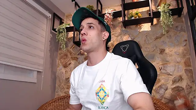 alexgiraldo  online show from January 19, 11:12 am