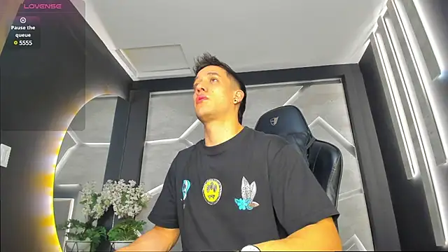 alexgiraldo  online show from January 30, 11:22 am