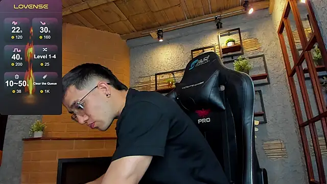 alexgiraldo  online show from February 19, 2:23 pm