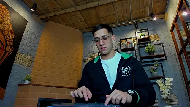 alexgiraldo  online show from February 21, 11:22 am