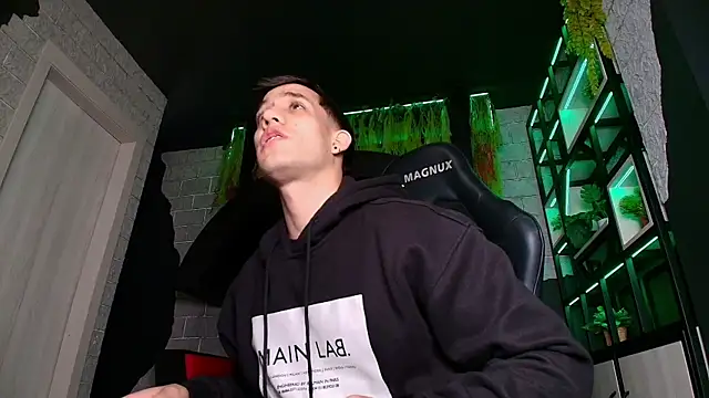 alexgiraldo  online show from March 17, 2:56 pm