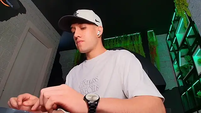 alexgiraldo  online show from March 21, 2:29 pm