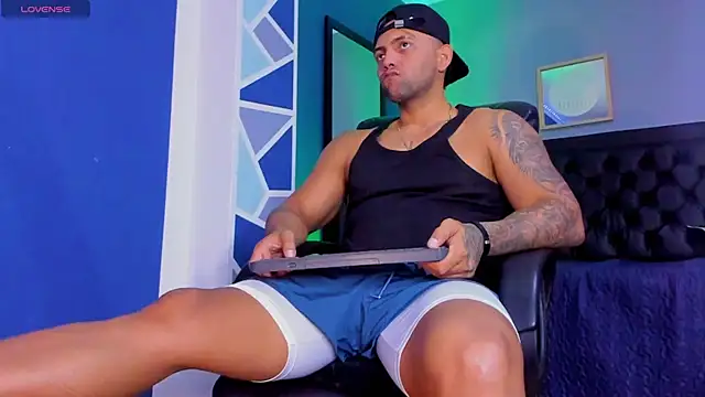 alex oficial online show from October 16, 4:24 am