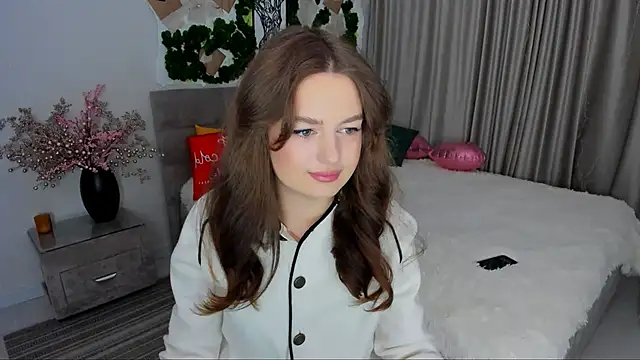 MiracleCurly online show from March 22, 4:04 pm