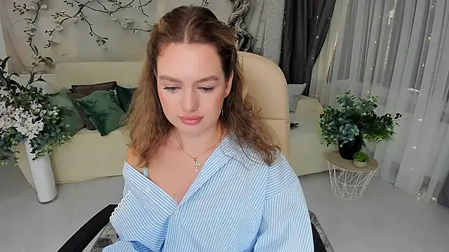 MiracleCurly online show from September 14, 10:03 am