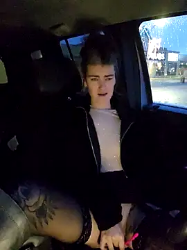 Lilmissvyx online show from January 2, 3:40 pm