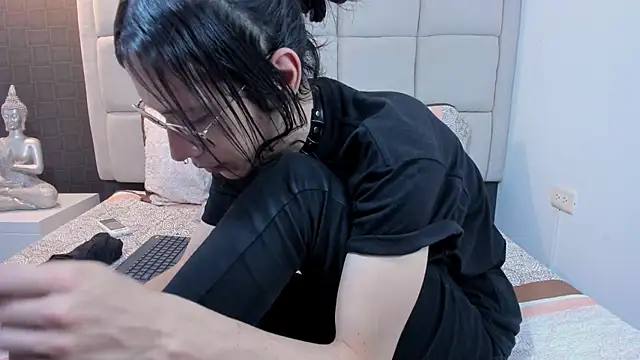 Hecatee 77 online show from February 1, 7:44 pm