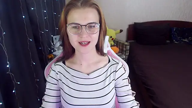 MissBrightShine online show from February 8, 4:04 pm