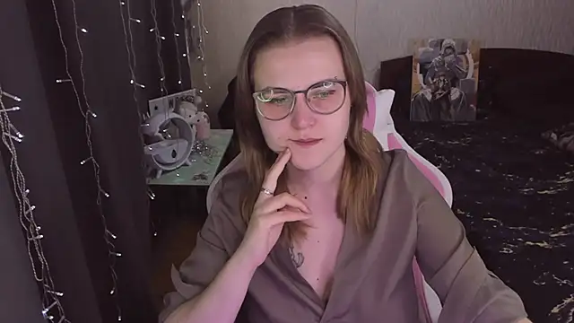 MissBrightShine online show from October 21, 10:49 am