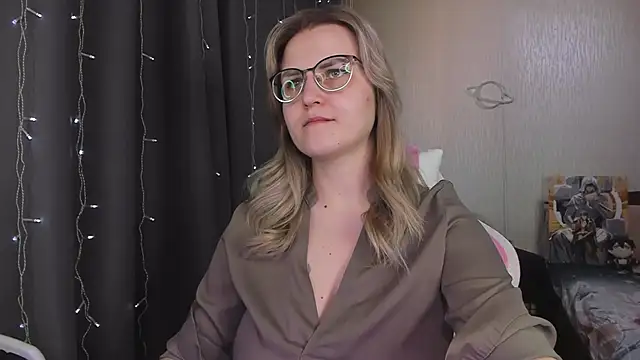 MissBrightShine online show from March 17, 12:19 pm