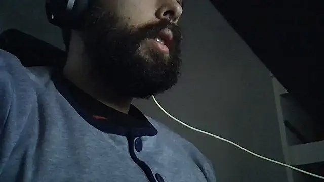 Snapshot of SouTarado69 chatting on December 26, 8:07 am SouTarado69 online show from December 26, 8:07 am