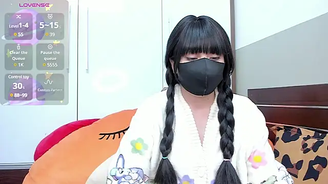 Snapshot of alonelove__ chatting on February 10, 6:53 am alonelove online show from February 10, 6:53 am