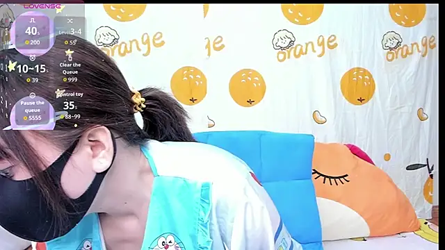 Snapshot of alonelove__ chatting on October 10, 2:21 am alonelove online show from October 10, 2:21 am