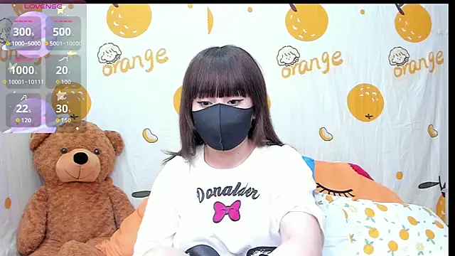 Snapshot of alonelove__ chatting on October 16, 2:23 am alonelove online show from October 16, 2:23 am