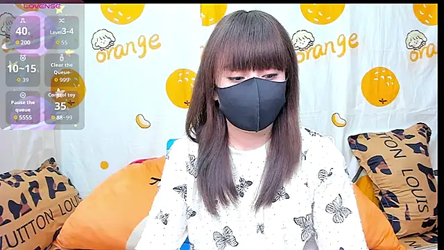 Snapshot of alonelove__ chatting on October 20, 2:34 am alonelove online show from October 20, 2:34 am