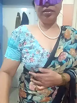 Snapshot of SANJU5888 chatting on November 29, 6:05 am SANJU5888 online show from November 29, 6:05 am